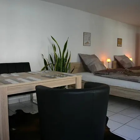 Atrium Apartment *